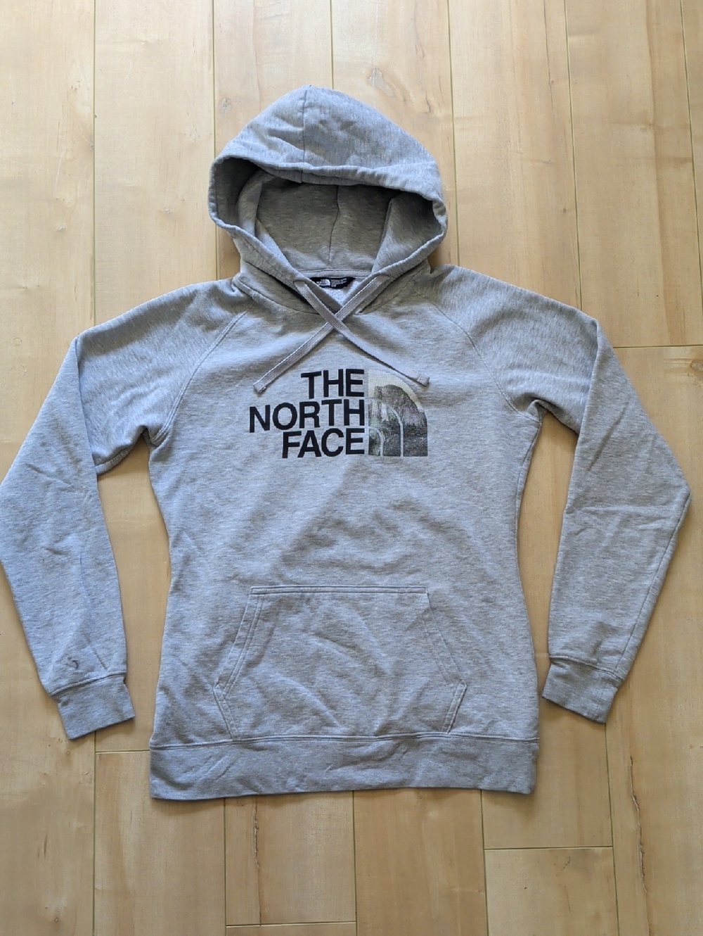 The North Face Heather Gray Woman's Outerwear Pullover Hoodie